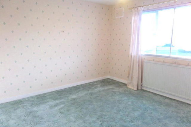  Image of 3 bedroom Semi-Detached house to rent in Great South West Road Hounslow TW4 at Great South West Road, Hounslow TW4