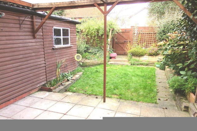  Image of 3 bedroom Semi-Detached house to rent in Great South West Road Hounslow TW4 at Great South West Road, Hounslow TW4