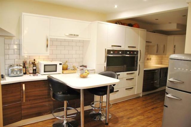  Image of 5 bedroom Property for sale in Moredon Road Swindon SN2 at Moredon Road, Swindon SN2
