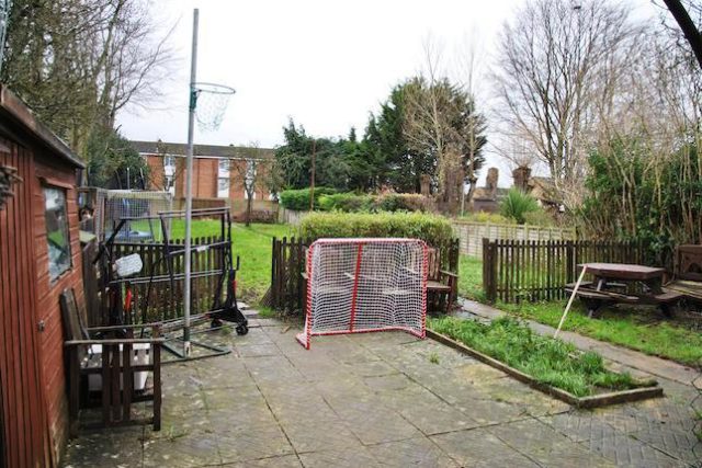  Image of 5 bedroom Property for sale in Moredon Road Swindon SN2 at Moredon Road, Swindon SN2