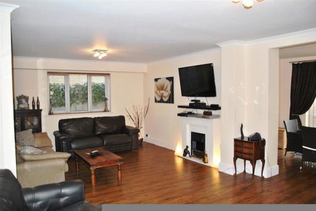  Image of 5 bedroom Property for sale in Moredon Road Swindon SN2 at Moredon Road, Swindon SN2