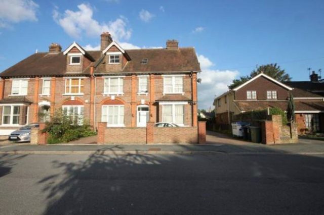  Image of 1 bedroom Room to rent in Stratford Road Watford WD17 at Stratford Road, Watford WD17