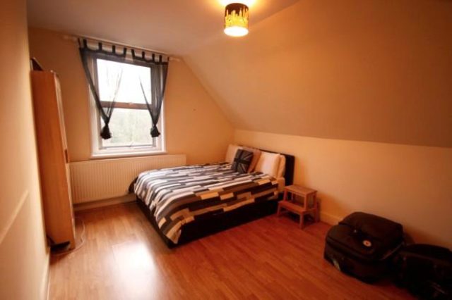  Image of 1 bedroom Room to rent in Stratford Road Watford WD17 at Stratford Road, Watford WD17