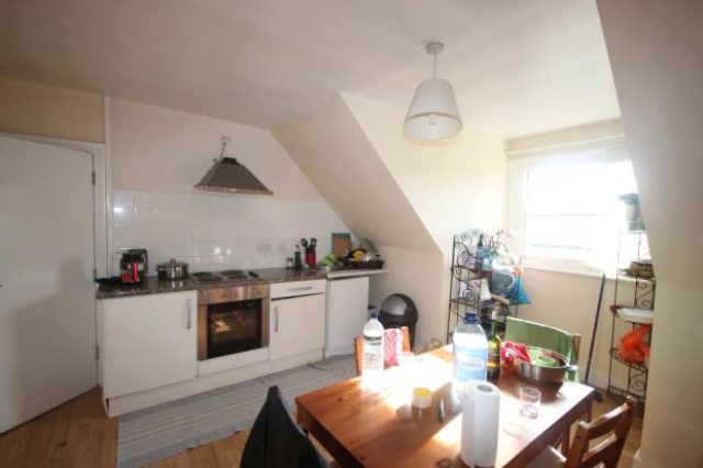  Image of 1 bedroom Room to rent in Stratford Road Watford WD17 at Stratford Road, Watford WD17