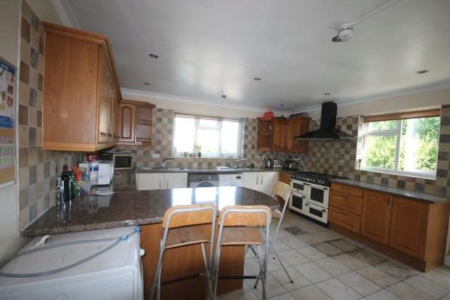  Image of 1 bedroom Room to rent in Stratford Road Watford WD17 at Stratford Road, Watford WD17