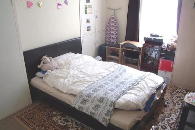  Image of Studio flat to rent in Carey Street Reading RG1 at Studio Flat, Including Off Road Parking, Reading RG1