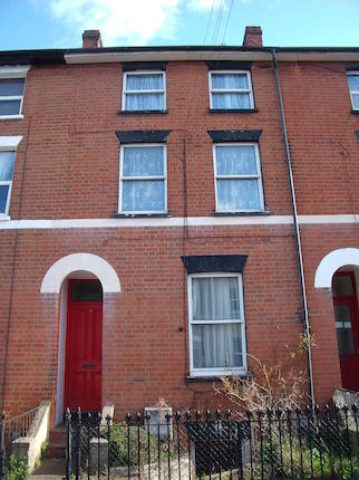  Image of Studio flat to rent in Carey Street Reading RG1 at Studio Flat, Including Off Road Parking, Reading RG1