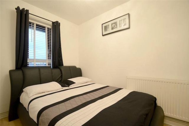  Image of 1 bedroom Flat to rent in Doyle Road London SE25 at Doyle Road, London SE25