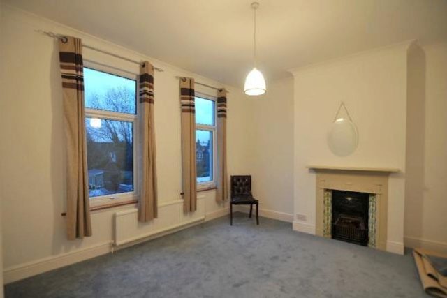  Image of 1 bedroom Flat to rent in The Mall London N14 at The Mall, Southgate, London N14
