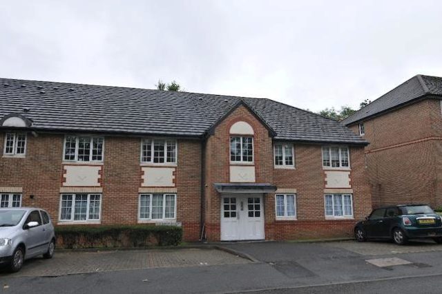  Image of 1 bedroom Flat to rent in Cunard Crescent London N21 at 3 Cunard Crescent, Winchmore Hill, London N21