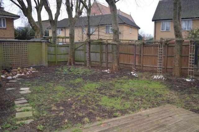  Image of 2 bedroom Property to rent in Mulberry Place London SE9 at Pinnel Road, Eltham SE9
