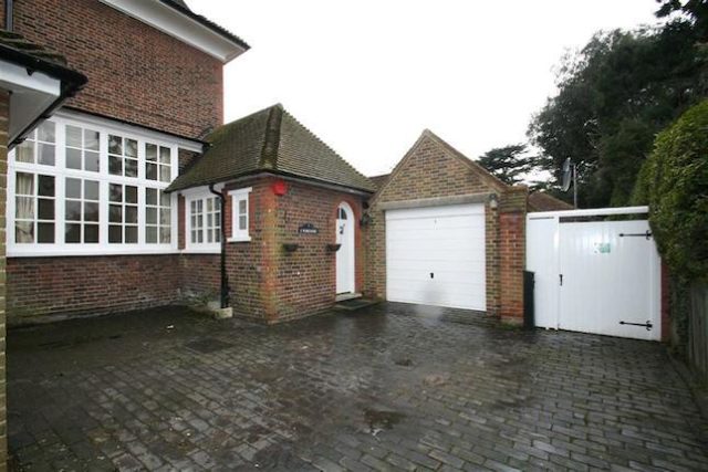  Image of 3 bedroom Flat to rent in Wilderness Road Chislehurst BR7 at Wilderness Road, Chislehurst, Kent BR7