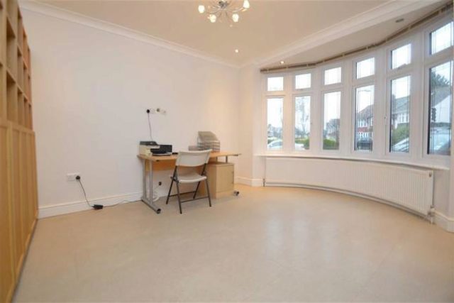  Image of 3 bedroom Semi-Detached house to rent in Stradbroke Grove Clayhall Ilford IG5 at Stradbroke Grove, Clayhall, Essex IG5