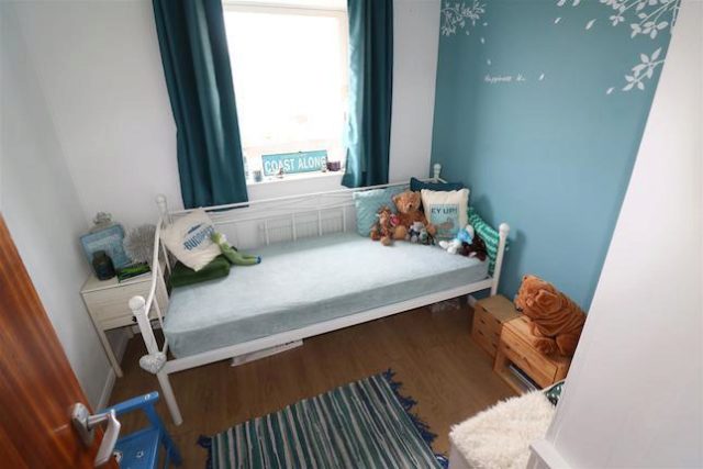  Image of 5 bedroom Town House for sale in Ashby Drive Rushden NN10 at Ashby Drive, Rushden NN10