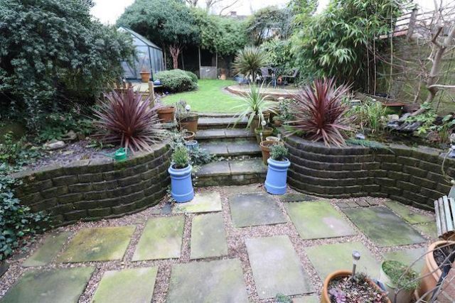  Image of 5 bedroom Town House for sale in Ashby Drive Rushden NN10 at Ashby Drive, Rushden NN10