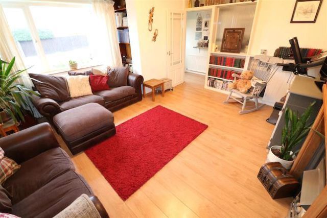  Image of 5 bedroom Town House for sale in Ashby Drive Rushden NN10 at Ashby Drive, Rushden NN10