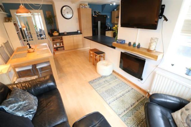  Image of 5 bedroom Town House for sale in Ashby Drive Rushden NN10 at Ashby Drive, Rushden NN10