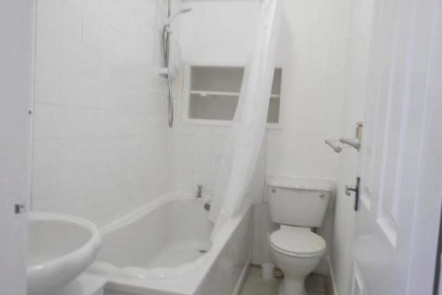  Image of Studio flat to rent in Hardgate Aberdeen AB11 at Hardgate, Aberdeen AB11