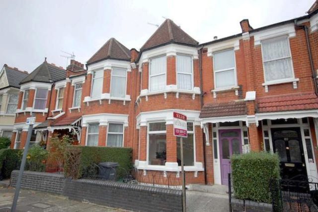  Image of 1 bedroom Flat to rent in Cornwall Avenue London N22 at Cornwall Avenue, Alexandra Park, London N22