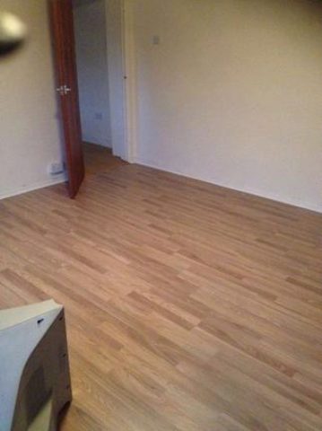  Image of 2 bedroom Flat to rent in Wynall Lane Stourbridge DY9 at Wynall Lane, Stourbridge DY9
