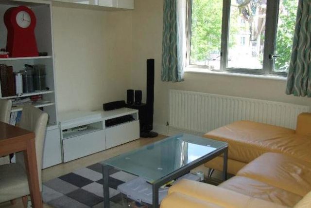  Image of 2 bedroom Flat to rent in Grenade Street London E14 at Compass Point, Limehouse E14