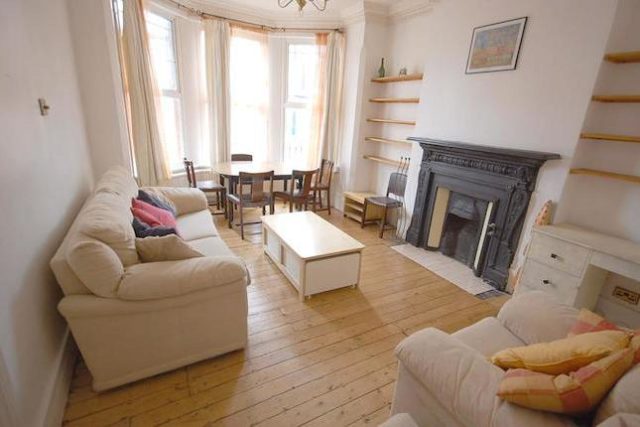  Image of 2 bedroom Flat to rent in Arcadian Gardens London N22 at Arcadian Gardens, Wood Green, London N22
