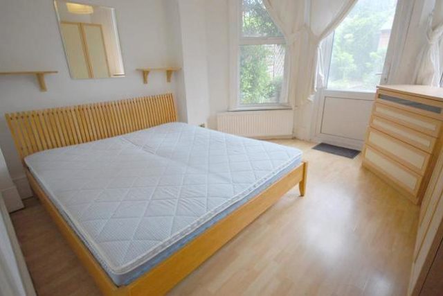  Image of 2 bedroom Flat to rent in Arcadian Gardens London N22 at Arcadian Gardens, Wood Green, London N22