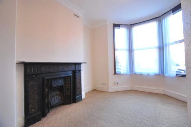  Image of 2 bedroom Flat to rent in Barratt Avenue London N22 at Barratt Avenue, Alexandra Park, London N22