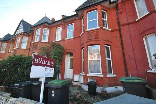  Image of 2 bedroom Flat to rent in Barratt Avenue London N22 at Barratt Avenue, Alexandra Park, London N22