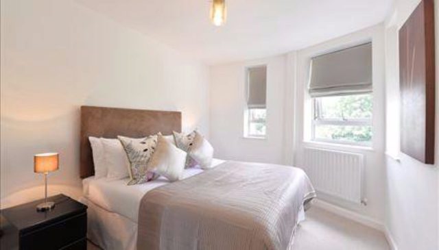  Image of 2 bedroom Flat to rent in Kew Bridge Court London W4 at Kew Bridge Court, London W4