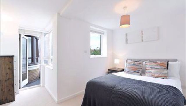  Image of 2 bedroom Flat to rent in Kew Bridge Court London W4 at Kew Bridge Court, London W4
