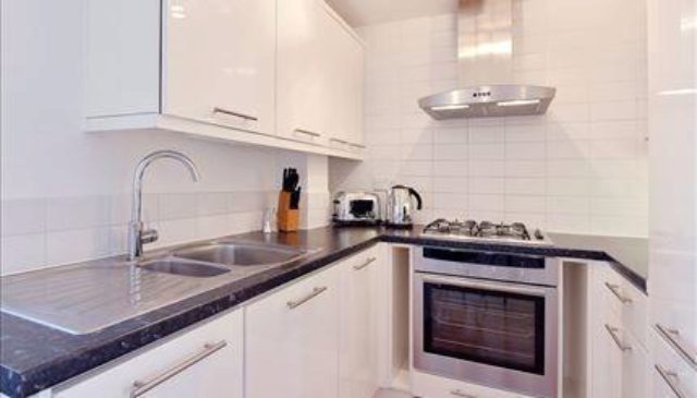  Image of 2 bedroom Flat to rent in Kew Bridge Court London W4 at Kew Bridge Court, London W4