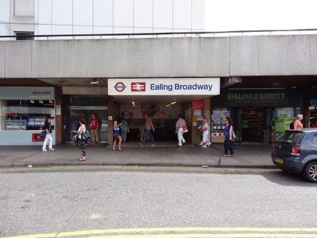  Image of 2 bedroom Flat to rent in The Mall London W5 at The Mall, Ealing W5