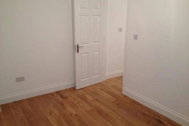  Image of 2 bedroom Flat to rent in Vivian Avenue London NW4 at Vivian Avenue, Hendon Central, London NW4