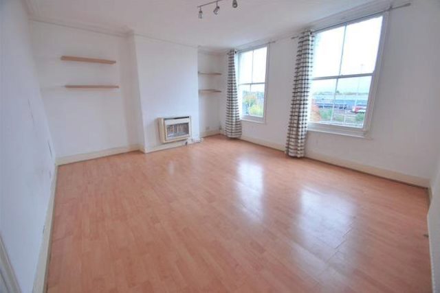 Image of 2 bedroom Maisonette for sale in Dagmar Road London N22 at Dagmar Road, Alexandra Park, London N22