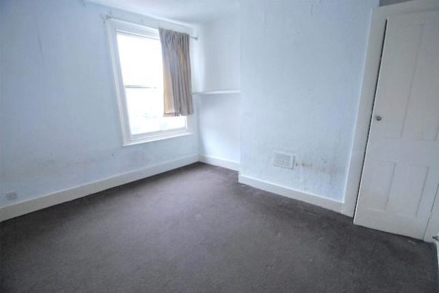  Image of 2 bedroom Maisonette for sale in Dagmar Road London N22 at Dagmar Road, Alexandra Park, London N22