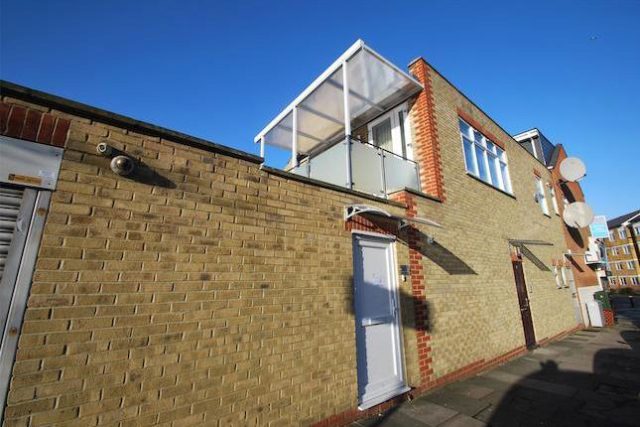  Image of 2 bedroom Maisonette to rent in Albert Road London N22 at Albert Road, London N22