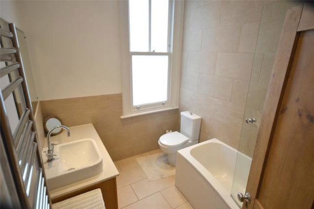  Image of 2 bedroom Maisonette to rent in Crescent Road London N22 at Crescent Road, Alexandra Park, London N22