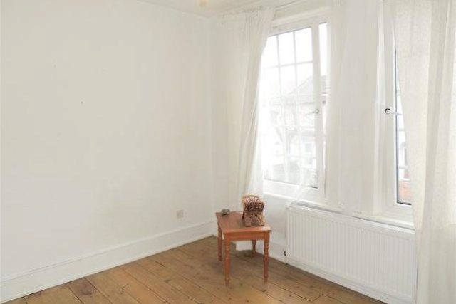  Image of 2 bedroom Property for sale in Dennett Road Croydon CR0 at Dennett Road, Croydon CR0
