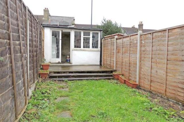  Image of 2 bedroom Property for sale in Dennett Road Croydon CR0 at Dennett Road, Croydon CR0