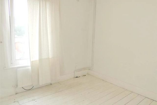 Image of 2 bedroom Property for sale in Dennett Road Croydon CR0 at Dennett Road, Croydon CR0