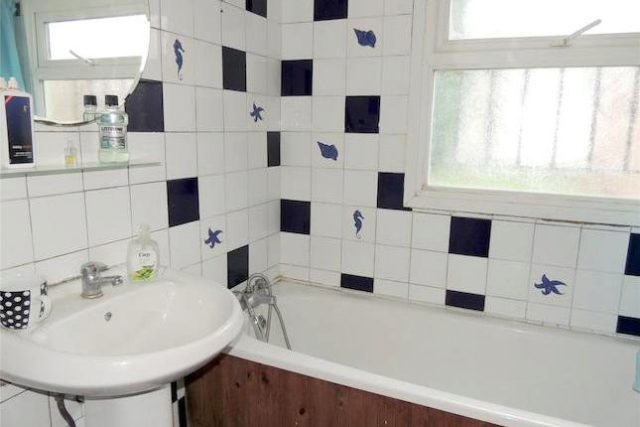  Image of 2 bedroom Property for sale in Dennett Road Croydon CR0 at Dennett Road, Croydon CR0