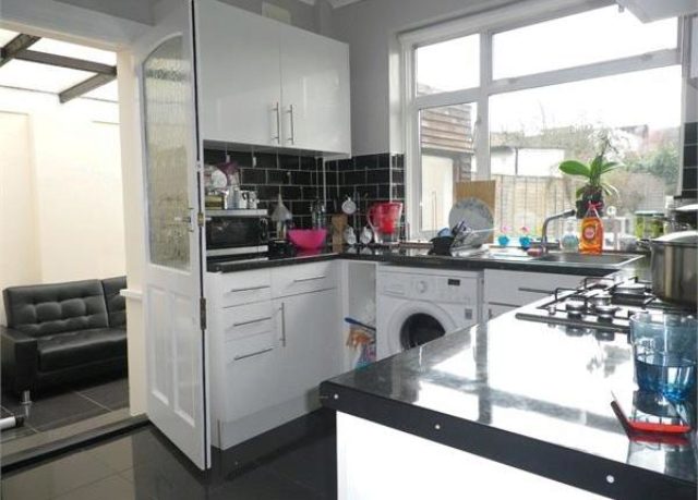  Image of 2 bedroom Semi-Detached Bungalow for sale in Hanworth Road Hounslow TW4 at Hanworth Road, Whitton, Hounslow, Middlesex TW4
