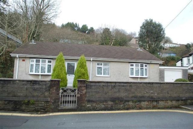  Image of 3 bedroom Detached Bungalow to rent in The Parade Porth CF39 at The Parade, Porth CF39