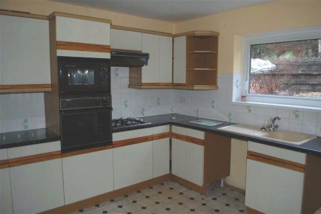  Image of 3 bedroom Detached Bungalow to rent in The Parade Porth CF39 at The Parade, Porth CF39