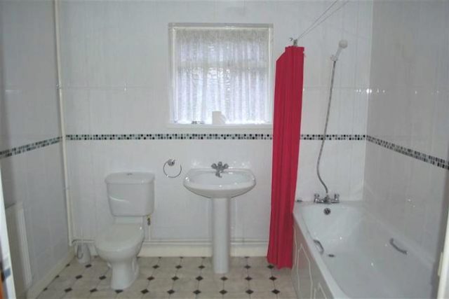  Image of 3 bedroom Detached Bungalow to rent in The Parade Porth CF39 at The Parade, Porth CF39