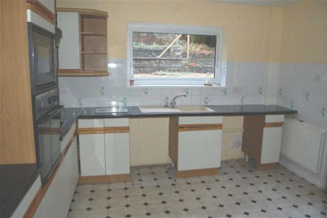  Image of 3 bedroom Detached Bungalow to rent in The Parade Porth CF39 at The Parade, Porth CF39