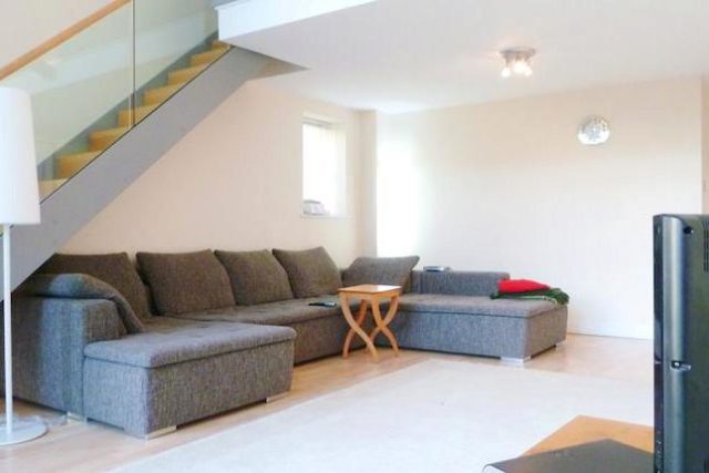  Image of 3 bedroom Flat to rent in Hertsmere Road London E14 at Horizon Building, Hertsmere Road, West India Dock E14
