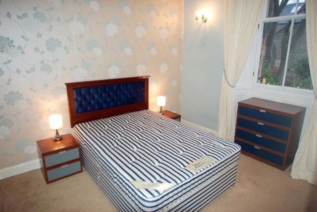  Image of 3 bedroom Flat to rent in Douglas Crescent Edinburgh EH12 at Douglas Crescent, Edinburgh EH12