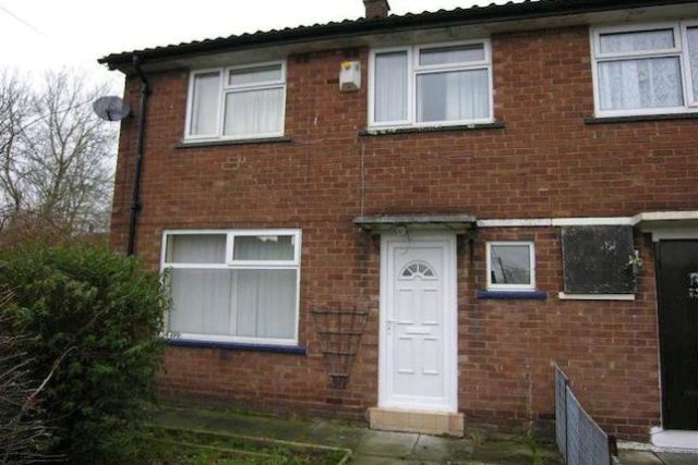  Image of 3 bedroom Semi-Detached house to rent in Fairhurst Drive Walkden Manchester M28 at Fairhurst Drive, Walkden, Manchester M28
